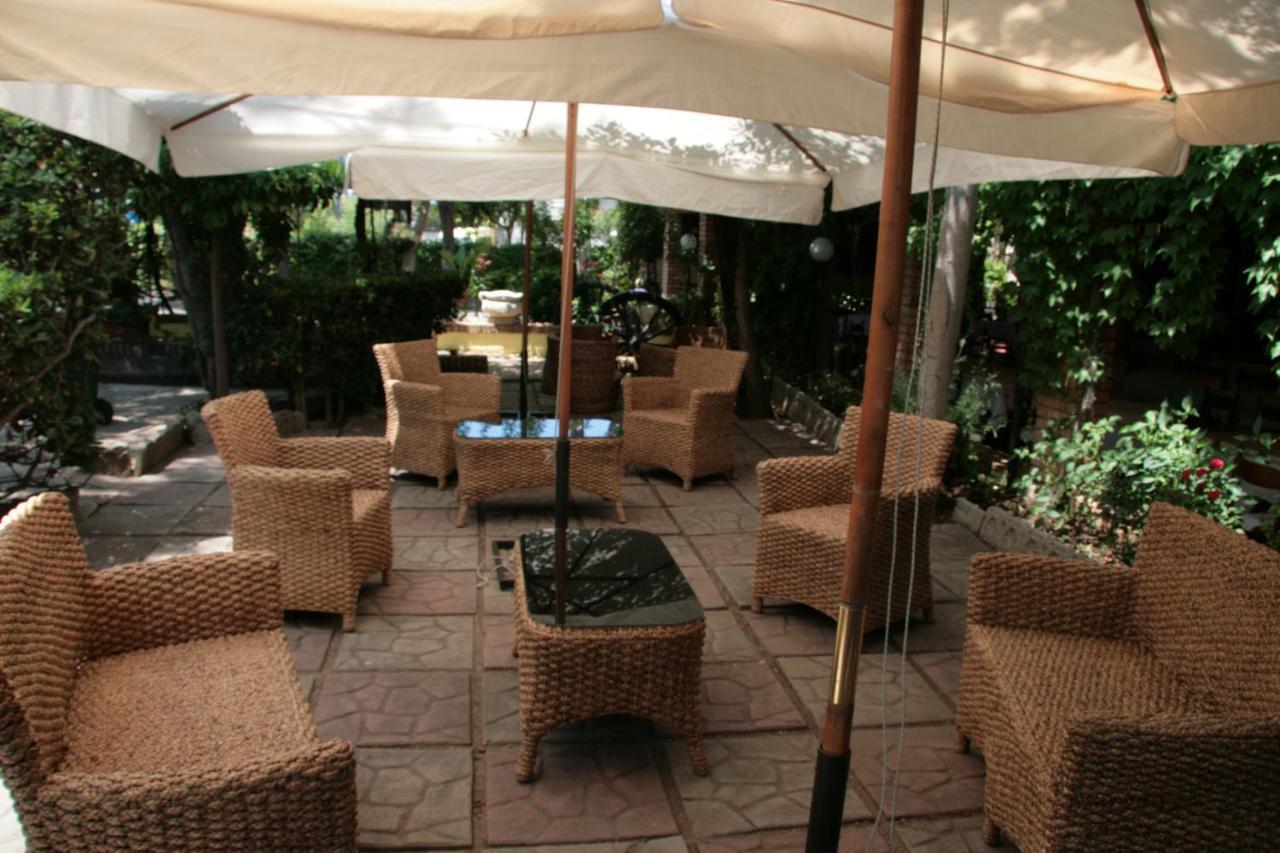 Hotel Ristorante Solari ブリアーティコ エクステリア 写真